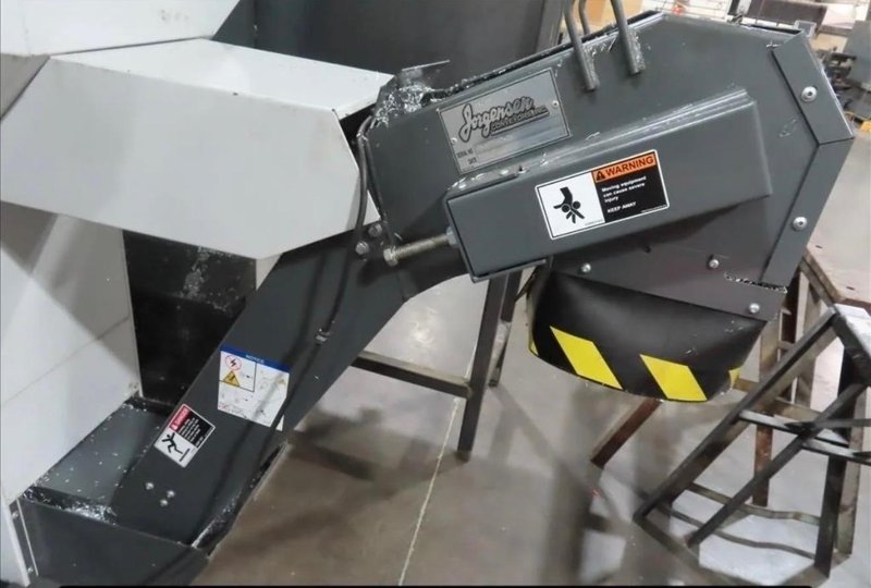 Used 2016 Haas UMC-750 5-Axis CNC Vertical Machining Center For Sale