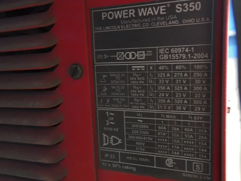 LINCOLN 350 A WELDER  -  POWER WAVE S350