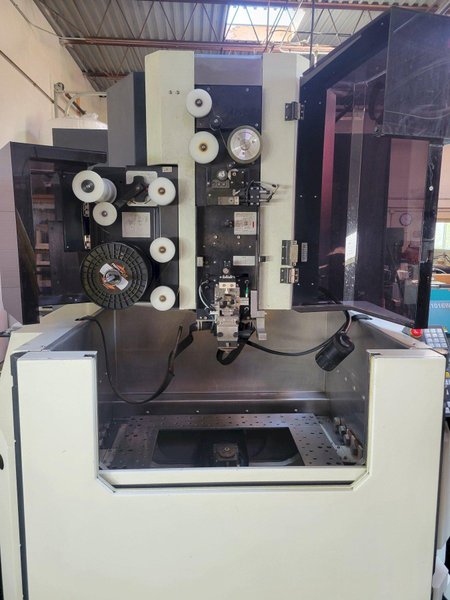 Makino Wire EDM, Model DUO 43