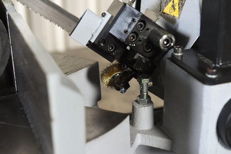 NEW 9.5"H x 11"W HYD-MECH MODEL DM-10 DOUBLE MITER BAND SAW