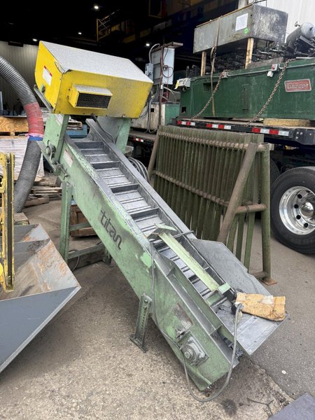 12" WIDE x TITAN STEEL CLEATED BELT INCLINED CONVEYOR: YOBRO #26020