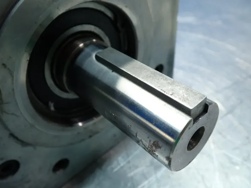 ELECTRO-CRAFT BRUSHLESS SERVO MOTOR  -  H-6100-Q-H01AA