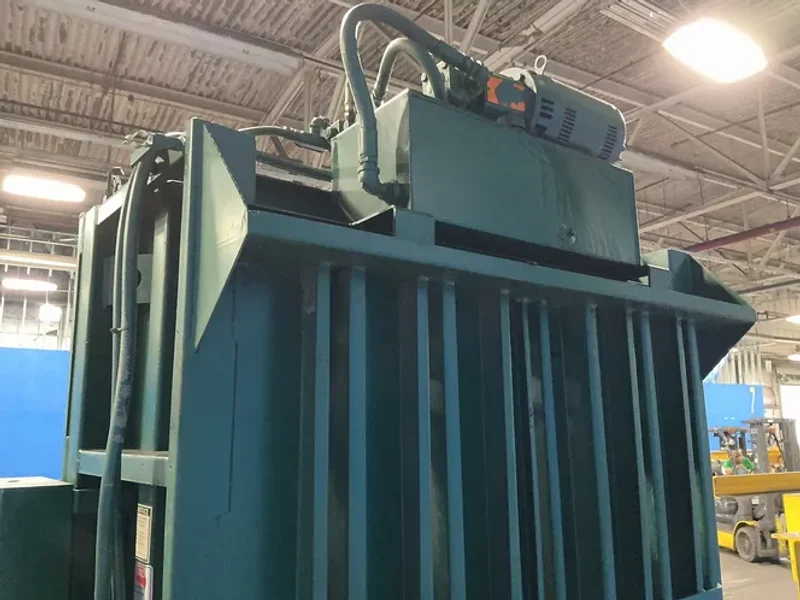 MARATHON 30”X60”X35” VERTICAL BALER  -  V-6030 04