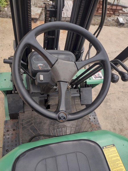 3000 LB MITSUBISHI MODEL #FGC15K 3-STAGE LP FORKLIFT: YOBRO #24166