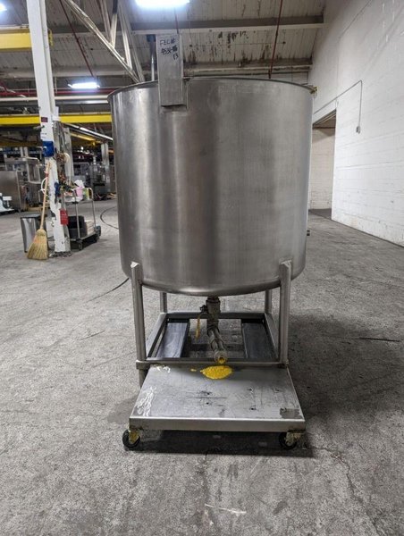 200 GALLON STAINLESS STEEL TANK
