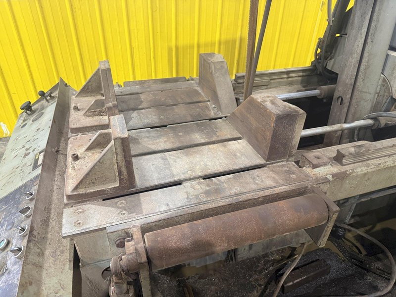 18" X 20" HYD-MECH MODEL V18 SERIES II VERTICAL BAND SAW: STOCK #24965