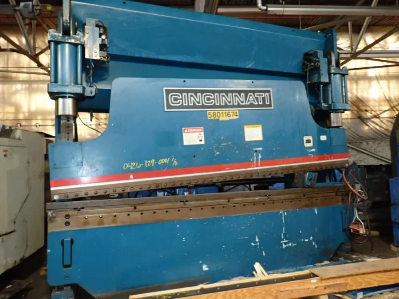 CINCINNATI 230 T PRESS BRAKE   -  230 AF X 12FT