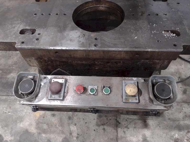 60 TON BLISS MODEL #C-60 OBI STAMPING PUNCH PRESS 8&quot; STROKE: STOCK #23462