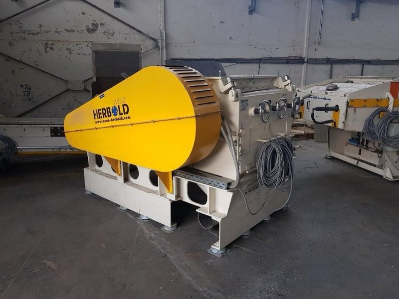 NEUE HERBOLD PLASTICS PROCESSING LINE / HEAVY DUTY PLASTICS SHREDDER