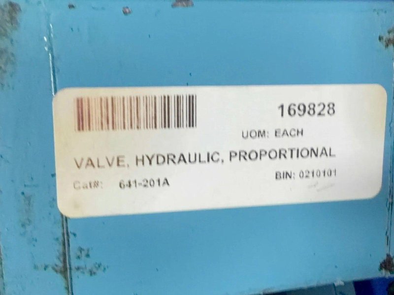 MOOG HYDRAULIC VALVES  -  641-201A