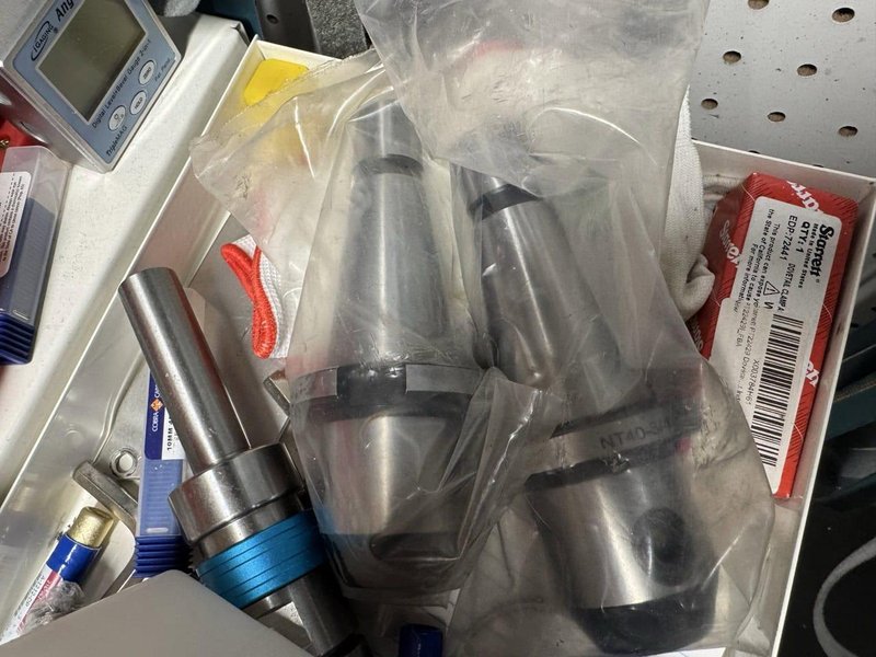 Millport Red Rhino CNC Knee Mill, 2006 – Troyke 5-Axis Rotary, Centroid M400 CNC Controller