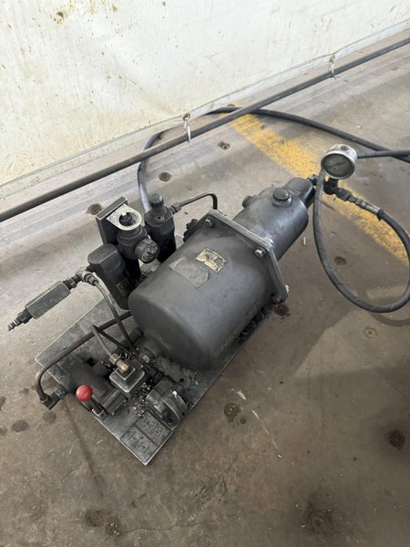 40" X 50" DEVLIEG AIR LIFT ROTARY TABLE. STOCK # 0221426