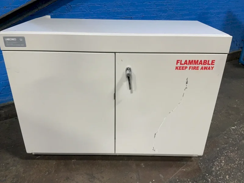 LABCONCO 45 GAL / 48”X22”X32” PROTECTOR SOLVENT STORAGE FLAMMABLE CABINET  -  9902000