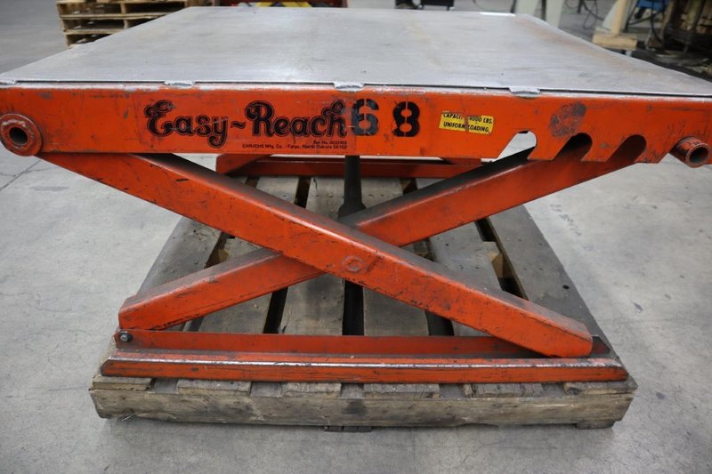 Easy Reach Scissor Lift Table, 4,000 Lb Capacity 42&quot; x 40&quot; Surface- Auction Item