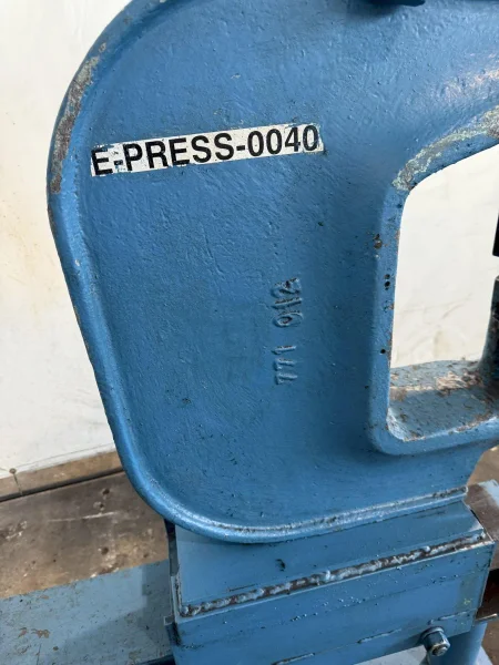 70 TON WHITNEY C-FRAME HYDRAULIC WEB PUNCH WITH POWER UNIT: STOCK #23389