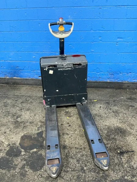 CROWN 4500 LBS ELECTRIC PALLET JACK  -  WP3035-45