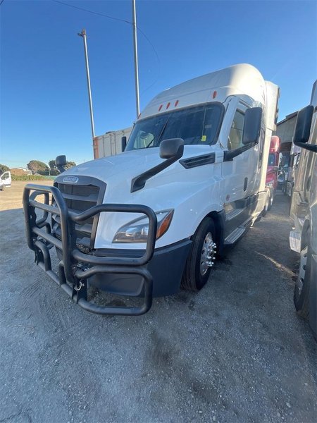 2021 Freightliner Cascadia 1FUJHHDR2MLML7306