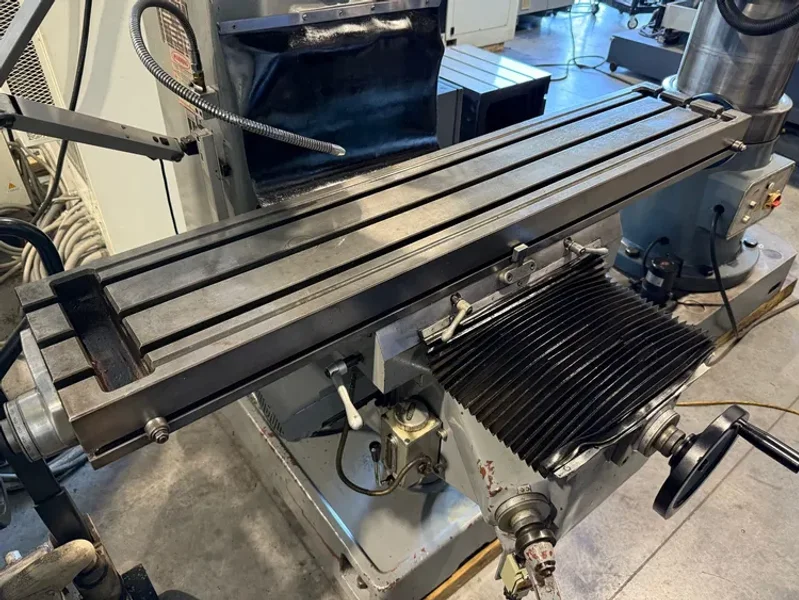 ATRUMP K6F Heavy Duty Milling Machine 40 Taper 6 H.P. DRO 2003’# 7694