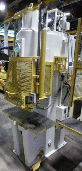 16 Ton EITEL No. P16A, Gap, 16" Stroke, 21" D.L., 17" x 17" Bed, 9" Thr., Clean