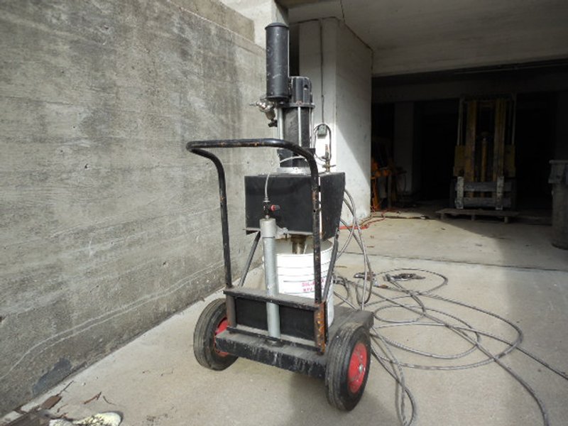 ARO Pneumatic Pump 67120-P43, (3) Guns