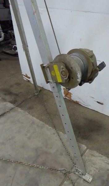 Winch/Tripod System, DBI/SALA Salalift L1850, 7&#039; Tripod, Winch