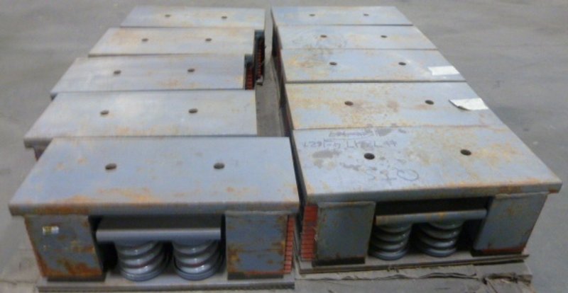 SPRING ISOLATION MOUNT: VMC, Gray w/ orange &amp; gray springs, (10) Available