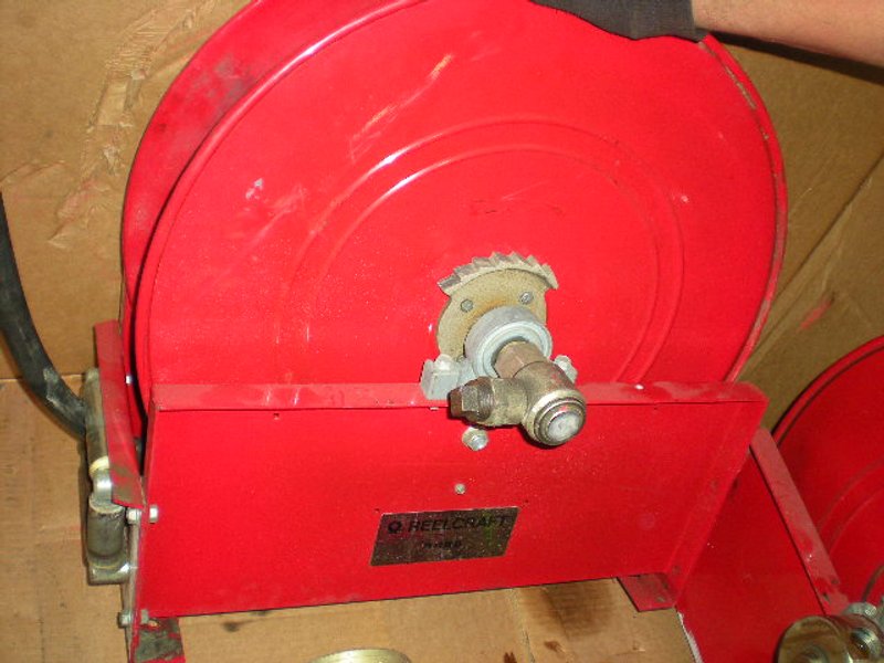 REELCRAFT SPRING RETRACTABLE AIR HOSE REEL