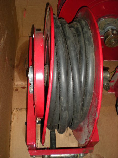 REELCRAFT SPRING RETRACTABLE AIR HOSE REEL