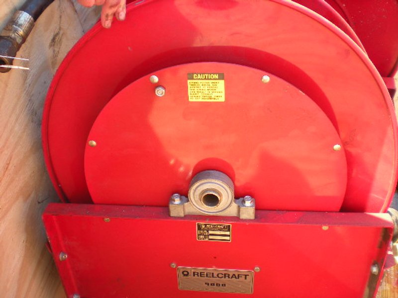 REELCRAFT SPRING RETRACTABLE FUEL HOSE REEL