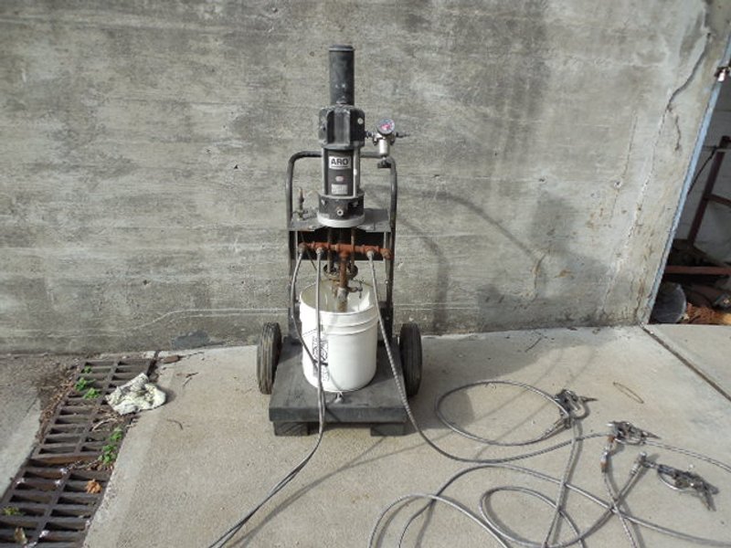 ARO Pneumatic Pump 67120-P43, (3) Guns