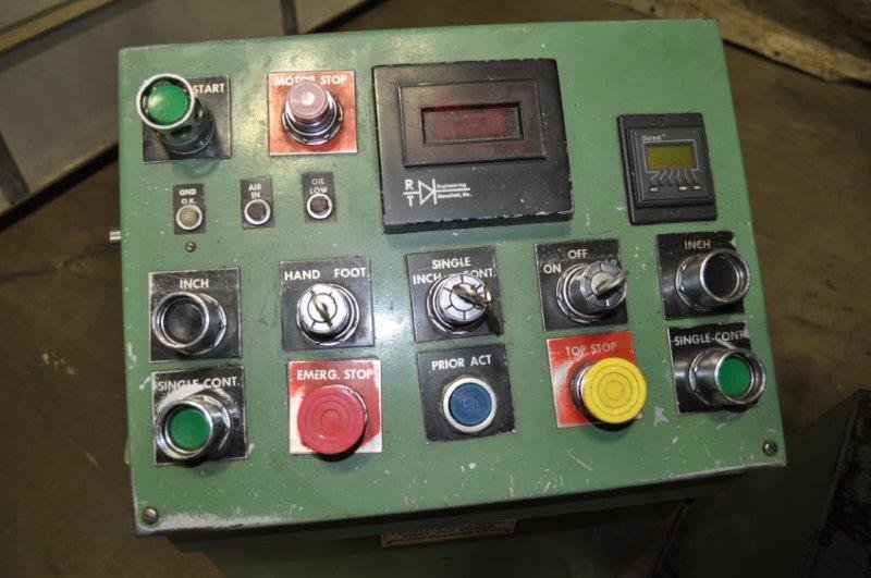 15 TON PERKINS No. 15-S, 1-1/2&quot; Str., 7.75&quot; S.H., 20&quot; x 10&quot; Bed, 100-300 SPM, 1981