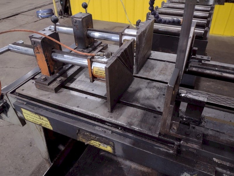 18" X 22" HEM MODEL #V100-LM2 VERTICAL BAND SAW: STOCK #19152