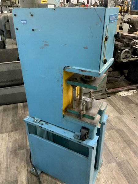 3-TON MULTIPRESS W5A-3 HYDRAULIC PRESS : STOCK #81325