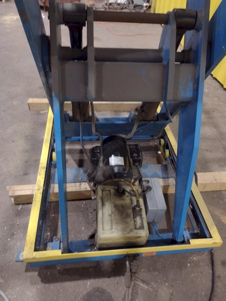 3,500 LBS X 30" X 96" BISHAMON ROLLER TOP HYDRAULIC LIFT TABLE: STOCK #20965