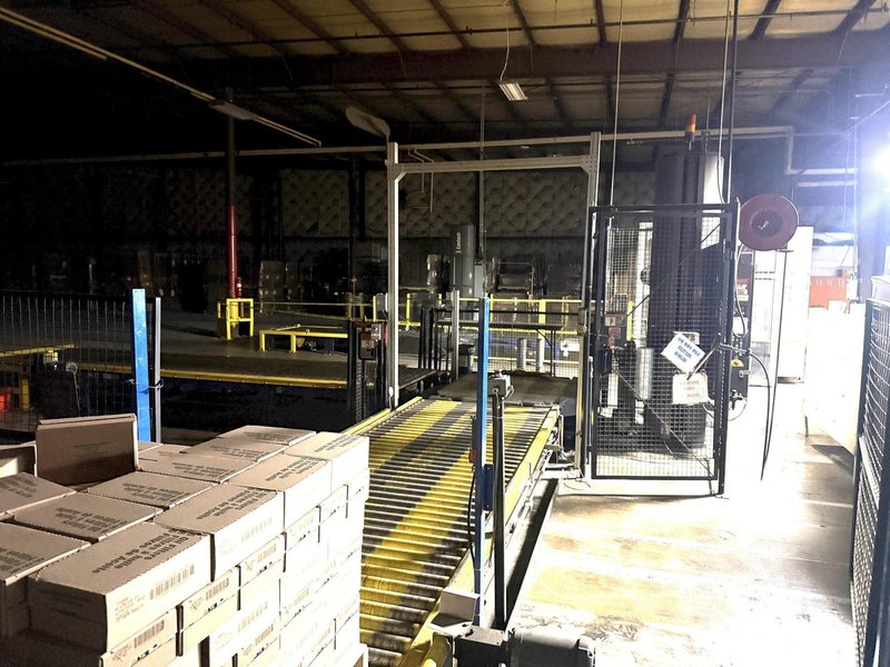 50" x 48" x 92" HIGH LANTECH AUTOMATIC SHRINK WRAPPER WITH IN-FEED &amp; OUT-FEED CONEYOR: YOBRO #26209