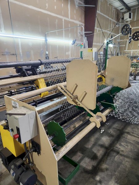8&#039; BERGANDI MDL #WVR-500 WIRE FENCE MACHINE