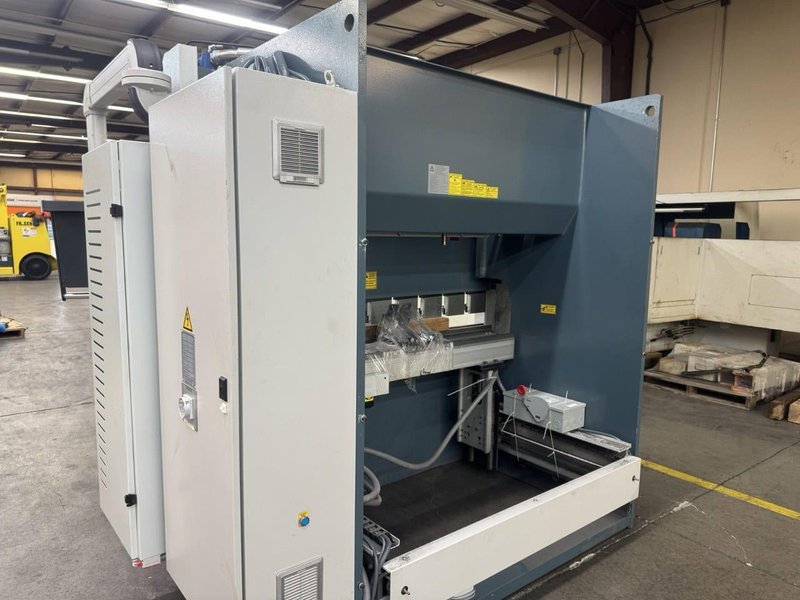 66 Ton x 6′ DURMA AD-R 2060 CNC Hydraulic Press Brake-2021, Tooling Included Upgraded Control