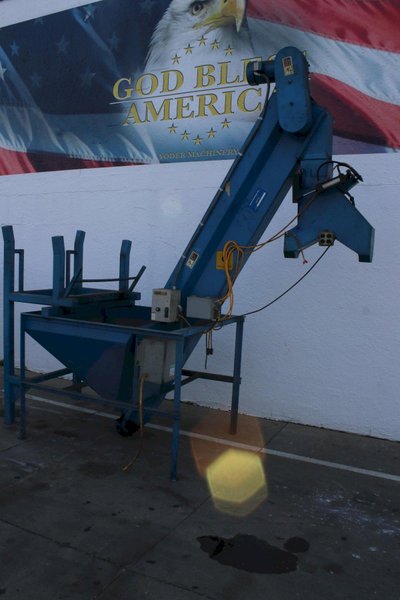 DAVIS INCLINED CHIP CONVEYOR: STOCK #76349