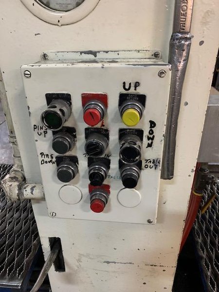 100 TON DAKE MODEL 918-527 HYDRAULIC SPOTTING PRESS. STOCK # 1261122