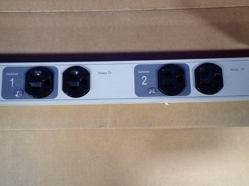 APC MASTER SWITCH POWER CONTROL UNIT  -  AP9221