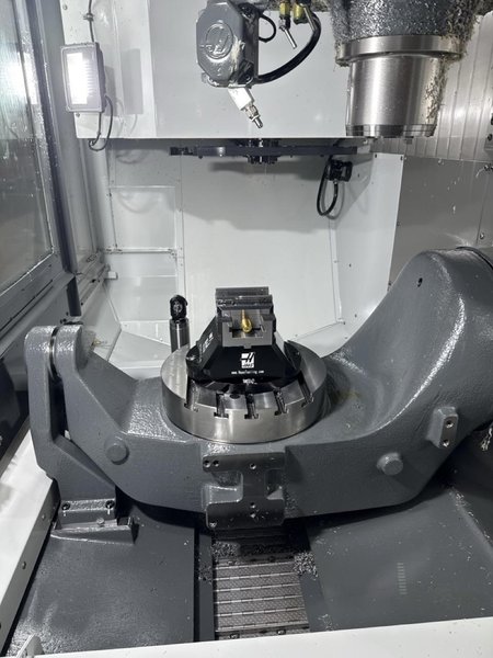Haas UMC-500SS 5 Axis UMC, 2023 – TSC, Chip Conveyor, Probe