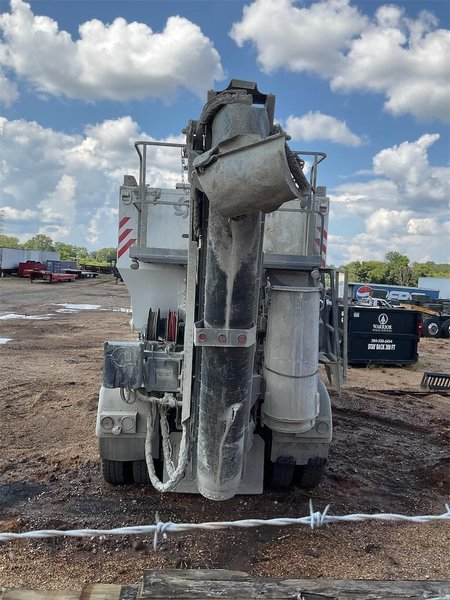 2025 Mack GR64B 1M2GR2GC1SM043902