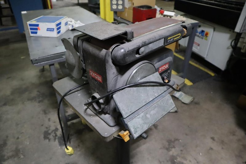 Washington 6&quot; Bench Grinder and Ryobi Combination 6&quot; Belt, 6&quot; Disc Grinder on Stand- Auction Item