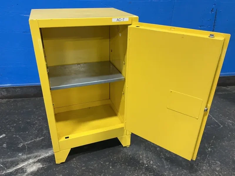 EAGLE 12 GALLONS FLAMMABLE LIQUID STORAGE CABINET  -  1925LEGS