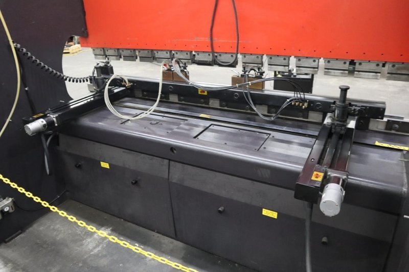 Amada FBD-1253E CNC Hydraulic Press Brake, 138 Ton x 122", Up-Acting, NC9-EXII Controls, Light Curtains- Auction Item