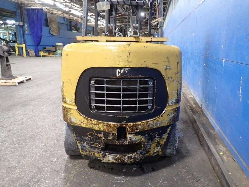 CATERPILLAR 14700 LBS PROPANE FORKLIFT  -  GC70K1