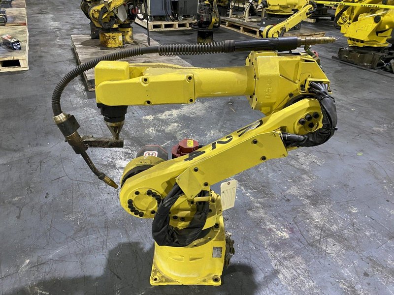 FANUC – ArcMate 100iB w/ R-J3iB Controls USED