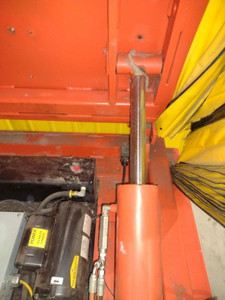 2,000 LB PRESTO PALLET  MODEL #XL36-50 W/ TILT LIFT TABLE: STOCK #20162