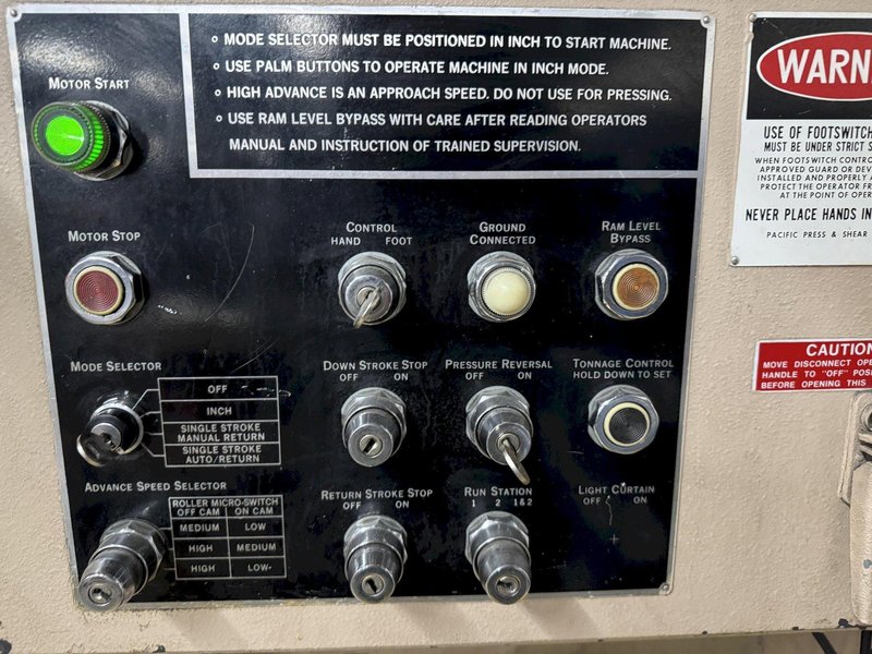 230 TON X 14&#039; PACIFIC MODEL #J230-14 HYDRAULIC PRESS BRAKE: STOCK #79499