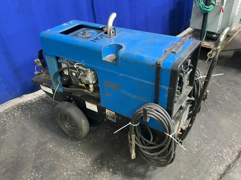 MILLER 200/280 A WELDER  -  TRAILBLAZER 280NT